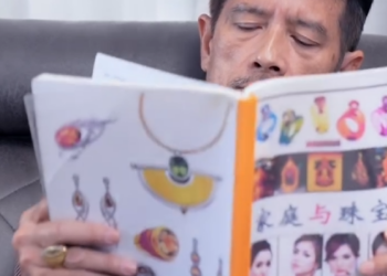 G2004022_นยอมทำท กอย างขอแค สามารถหาเง นจ ายค าเทอมให_part2